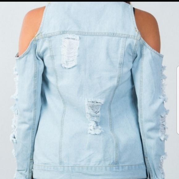 💙Cold Shoulder Distressed Blue Denim Jacket - Picture 5 of 6